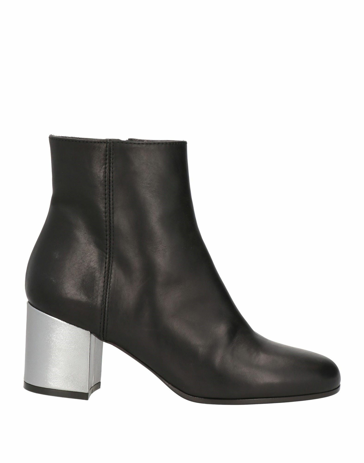 Via Roma 15 Womens Ankle boots in Black