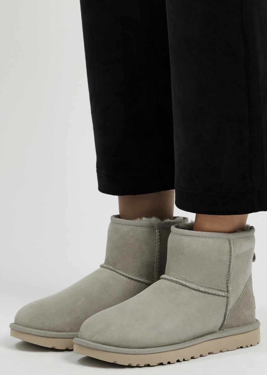 Ugg Classic Mini II Suede Boots Grey Ugg Ugg Classic Mini II Suede Boots Grey Ugg