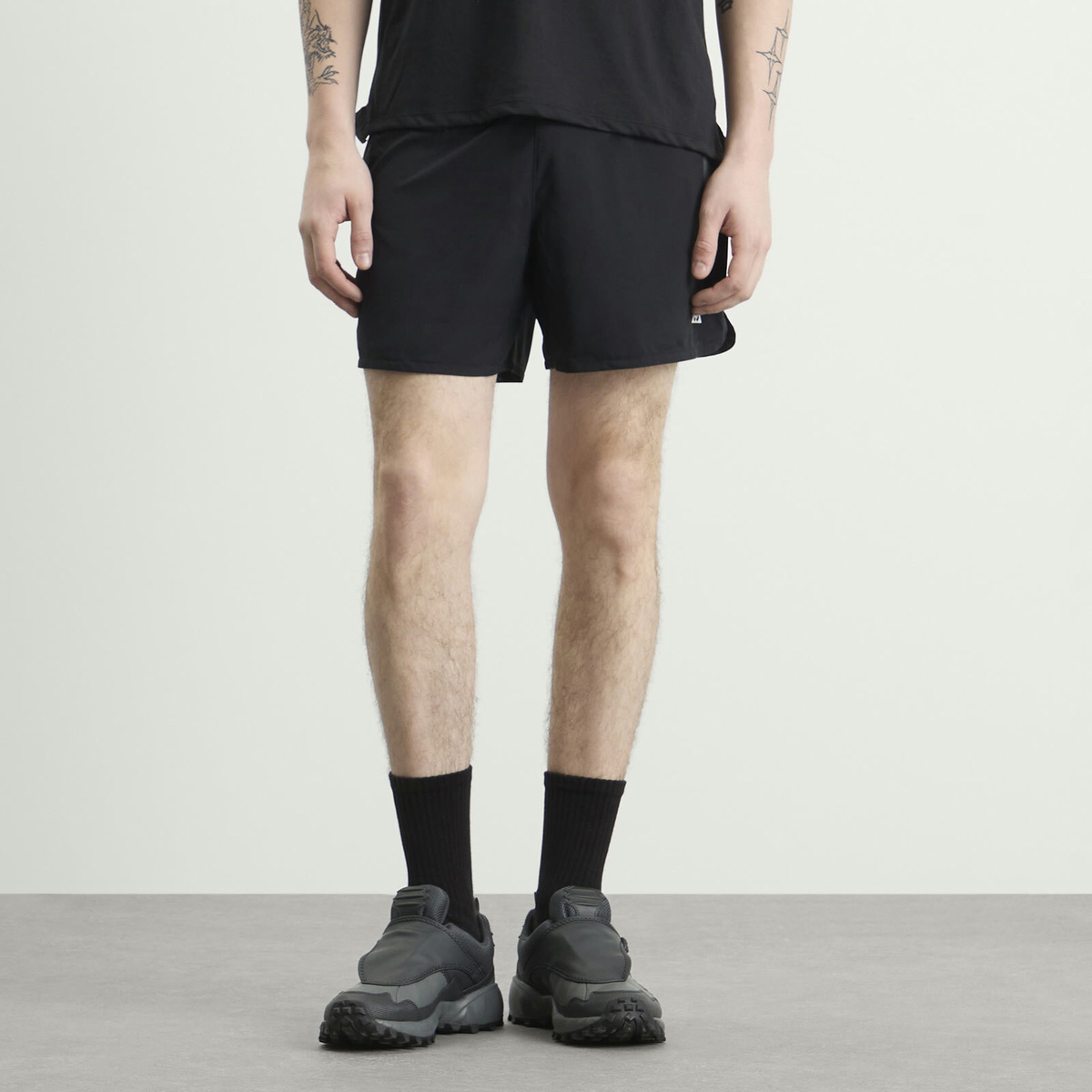 Nike Men's ACG 5" Short in Black/Anthracite/Summit White