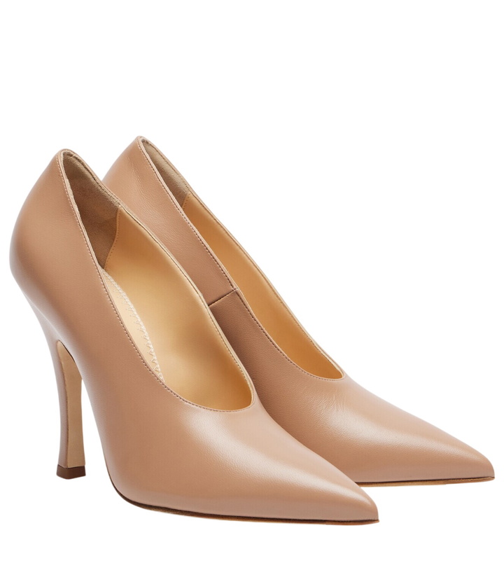 Photo: Magda Butrym Leather pumps