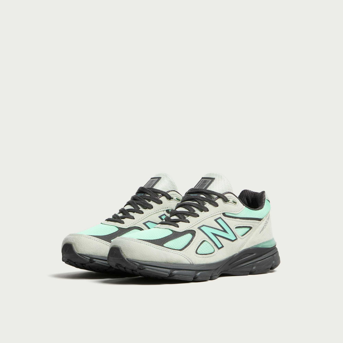 New Balance Men's 990v4 Sneaker in Silver Moss