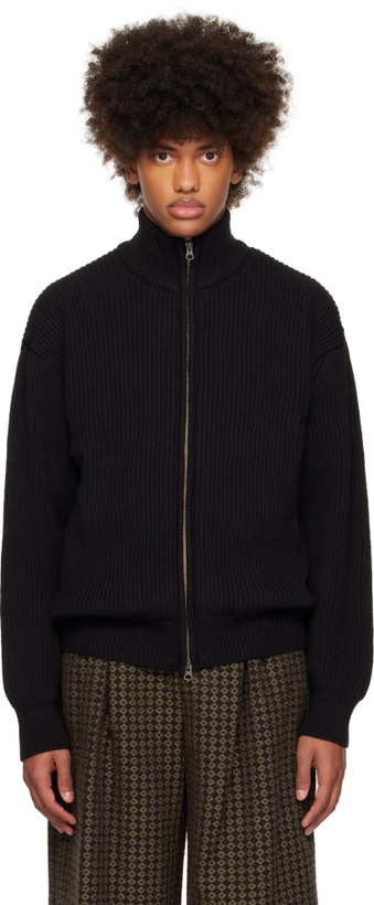 Photo: AMOMENTO Black Full Needle Sweater