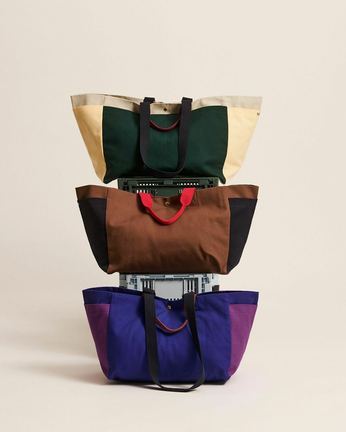 HAY Weekend Bag (Organic) Green Mens Duffle Bags & Weekender
