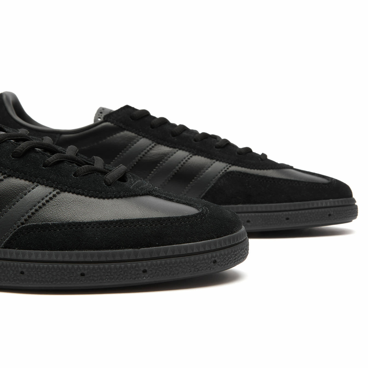 Adidas Handball Spezial Sneaker in Core Black/Carbon/Core Black
