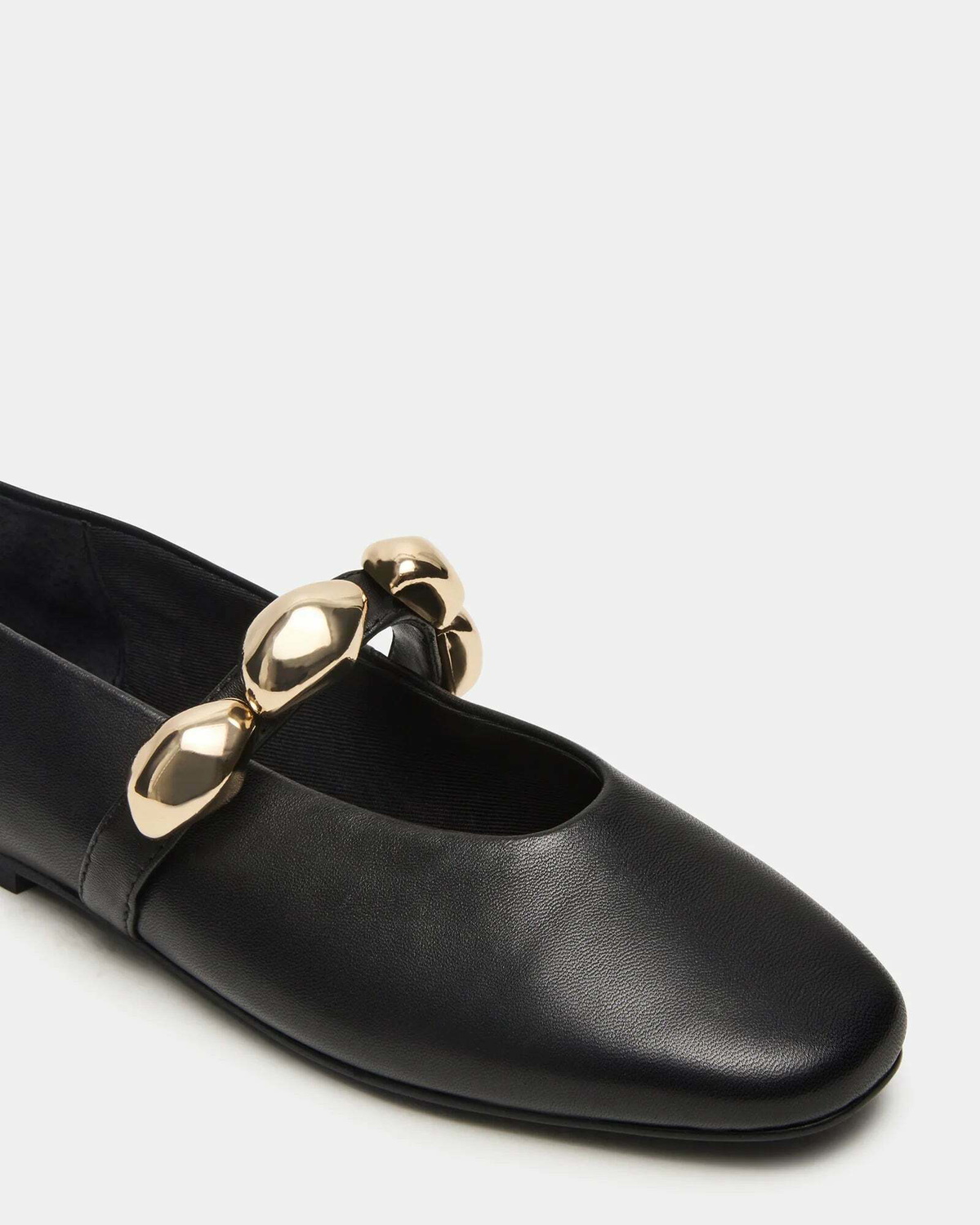 Steve Madden Poppin Flats in Black