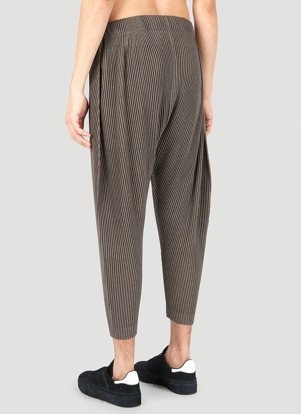 Homme Plissé Issey Miyake - Pleated Tapered Pants in Brown