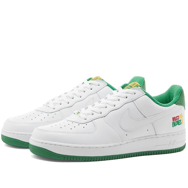 Photo: Nike Air Force 1 Low Retro Qs Sneakers in White/Classic Green