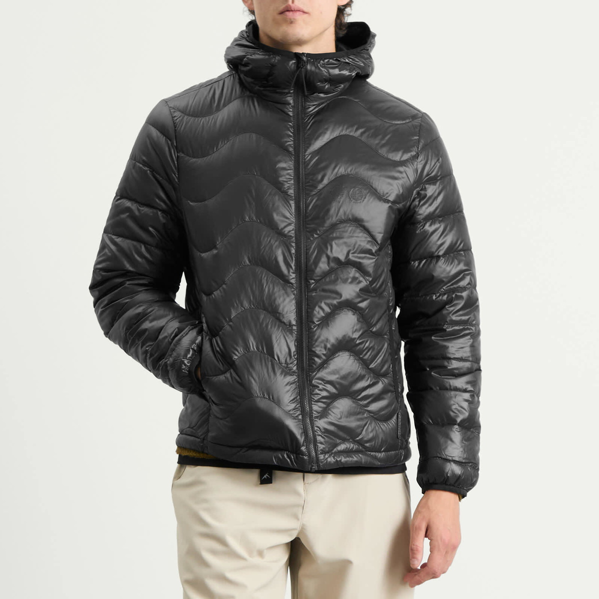 Purple Mountain Observatory Men's Waves Hooded Puffa Jacket in Black
