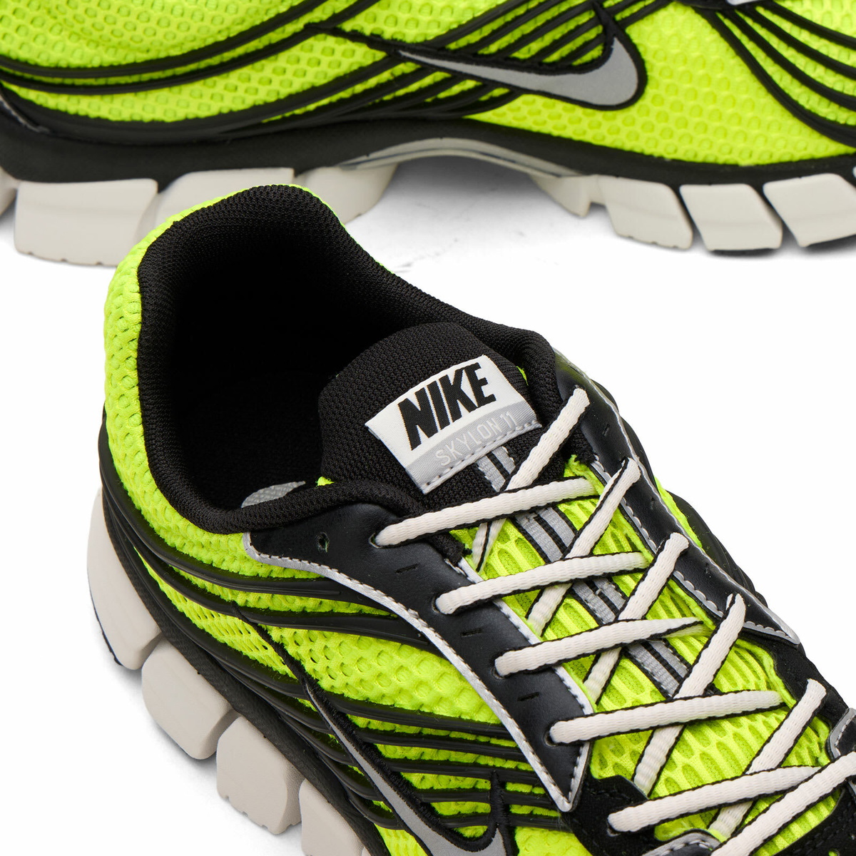 Nike Zoom Skylon 11 Sneaker in Volt/Metallic Silver/Black/Light Smoke Grey