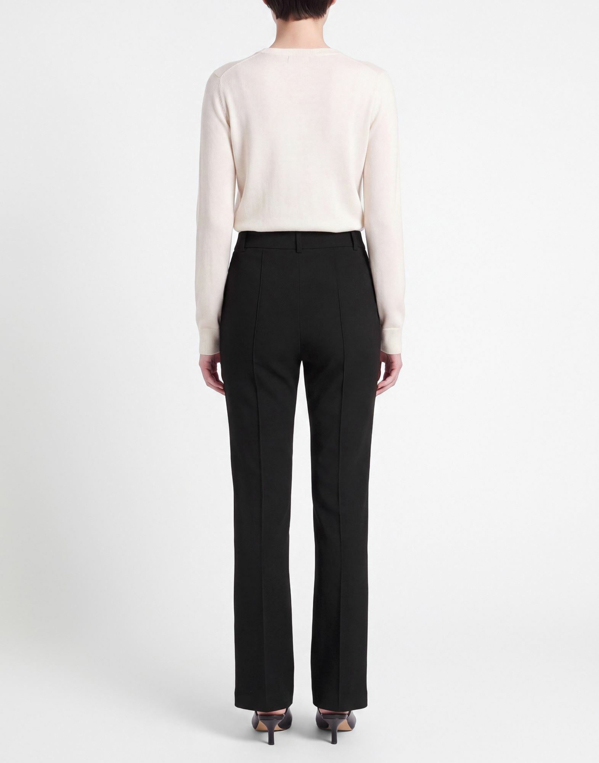 The Mannei Womens Pants in Black