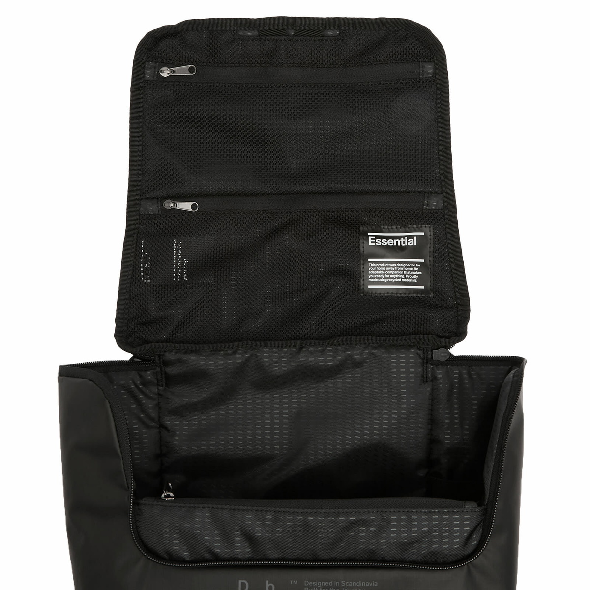 Db Journey Essential Washbag - Medium in Black Out 