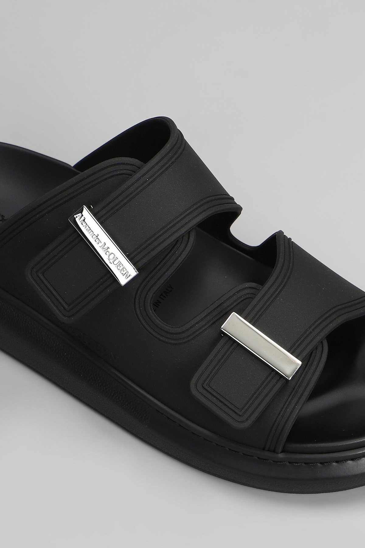 Alexander McQueen ブラックサンダル Alexander McQueen Faux-leather sandals Alexander McQueen