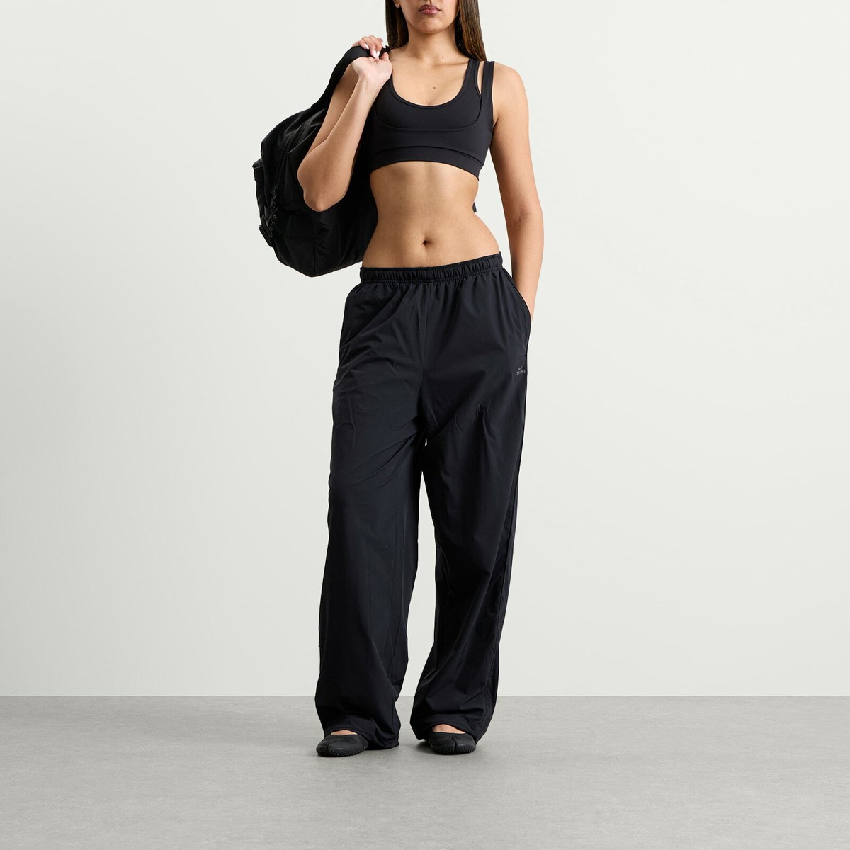Nike Women's x SKIMS Matte Double Strap Scoop Bra in Obsidian