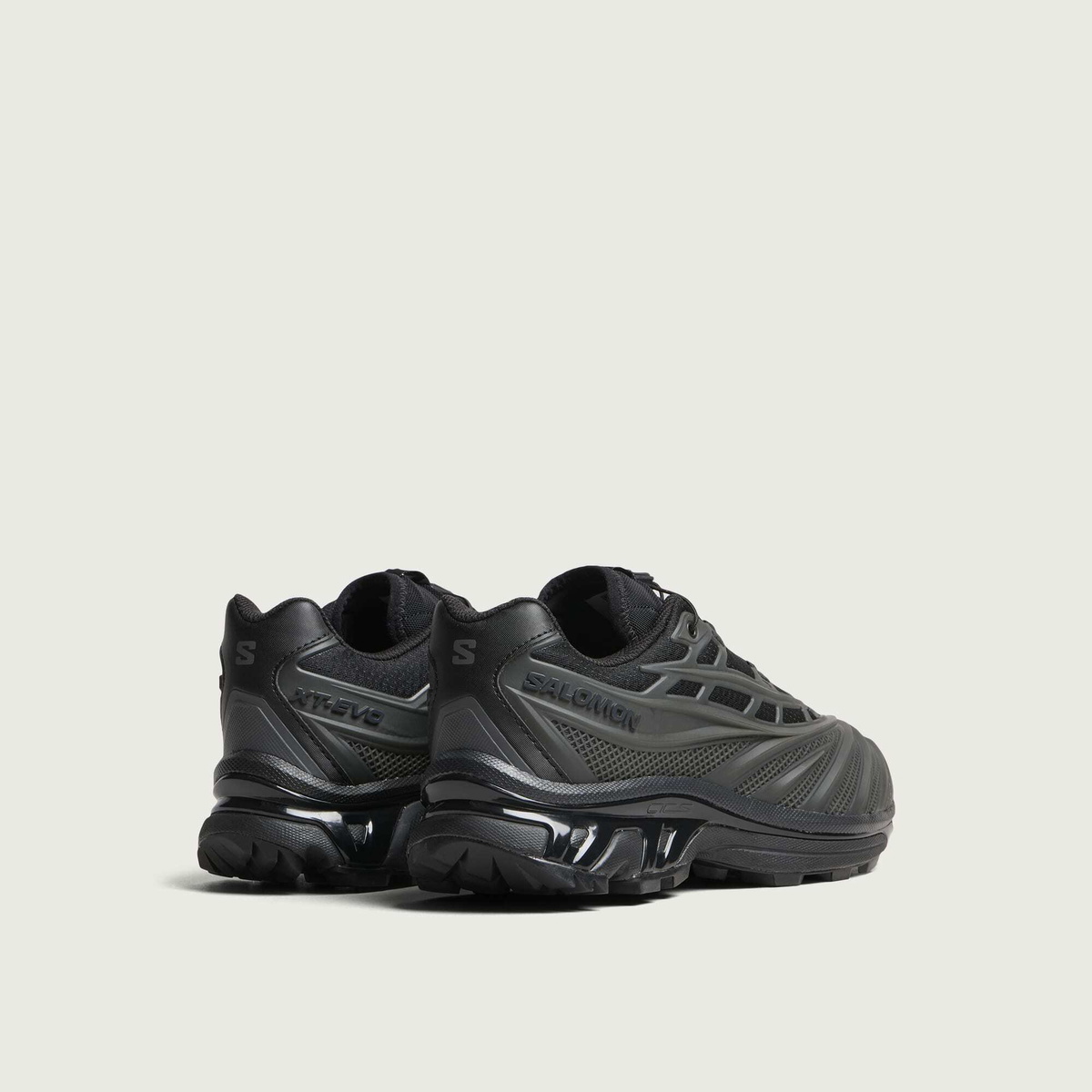 Salomon Men's XT-Evo Sneaker in Black/Asphalt