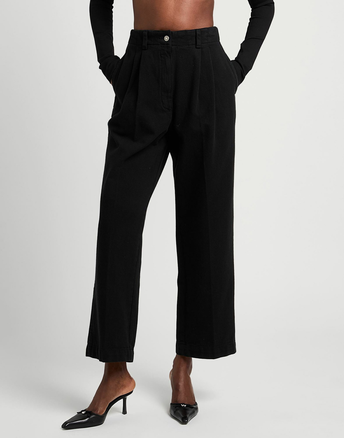 Le 17 Septembre Womens Jeans in Black