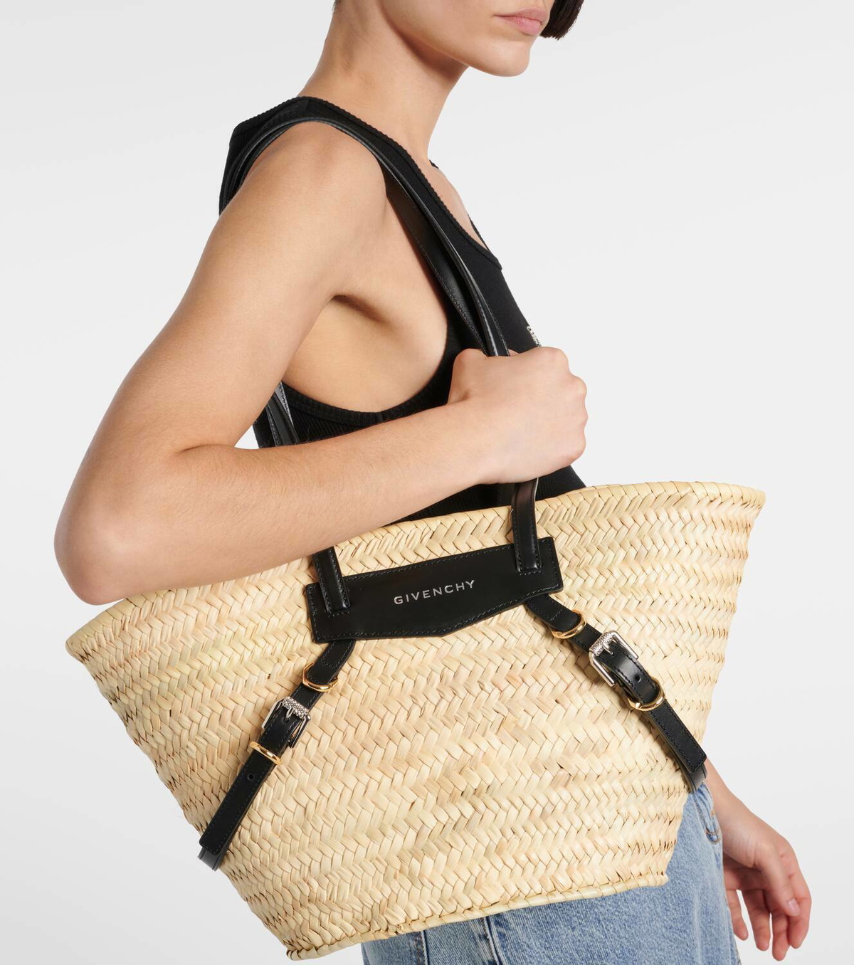 GIVENCHY ヴォワイユー バスケット スモール ラフィア Small Voyou basket bag in raffia in - ivory | Givenchy US