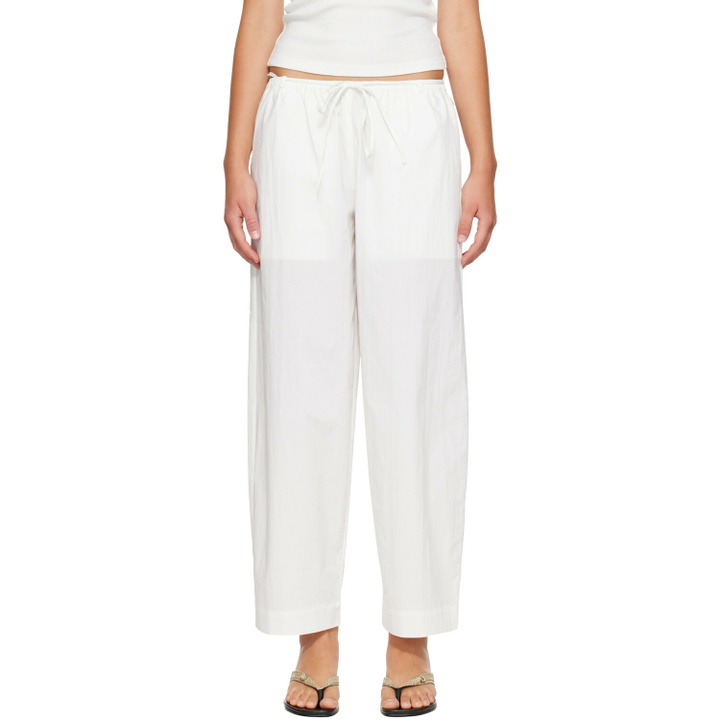 Photo: St. Agni White Fine Rouleau Crop Trousers