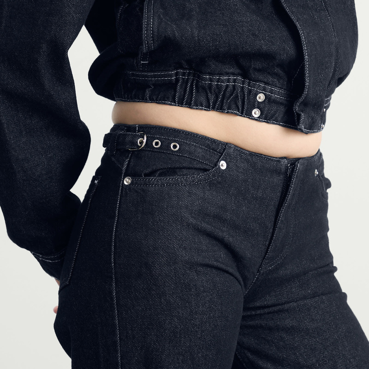 Peachy Den Women's Stevie Low Rise Jeans in Indigo Rinse
