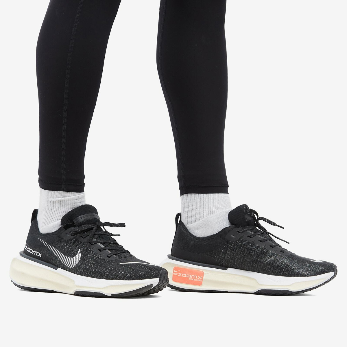 Nike Zoomx Invincible Run Flyknit 3 W Sneakers in Black