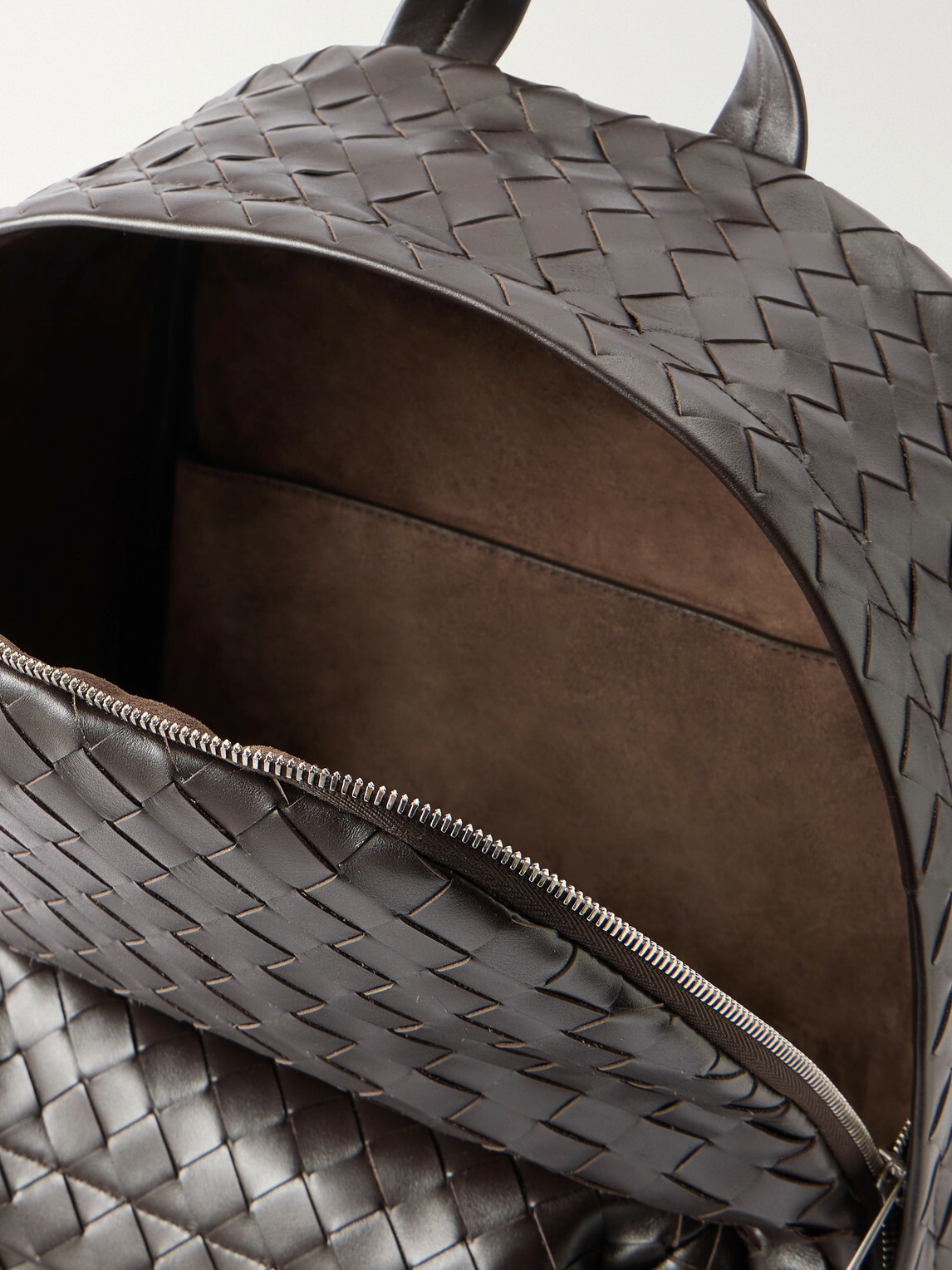 Bottega Veneta - Avenue Medium Intrecciato Leather Backpack - Brown