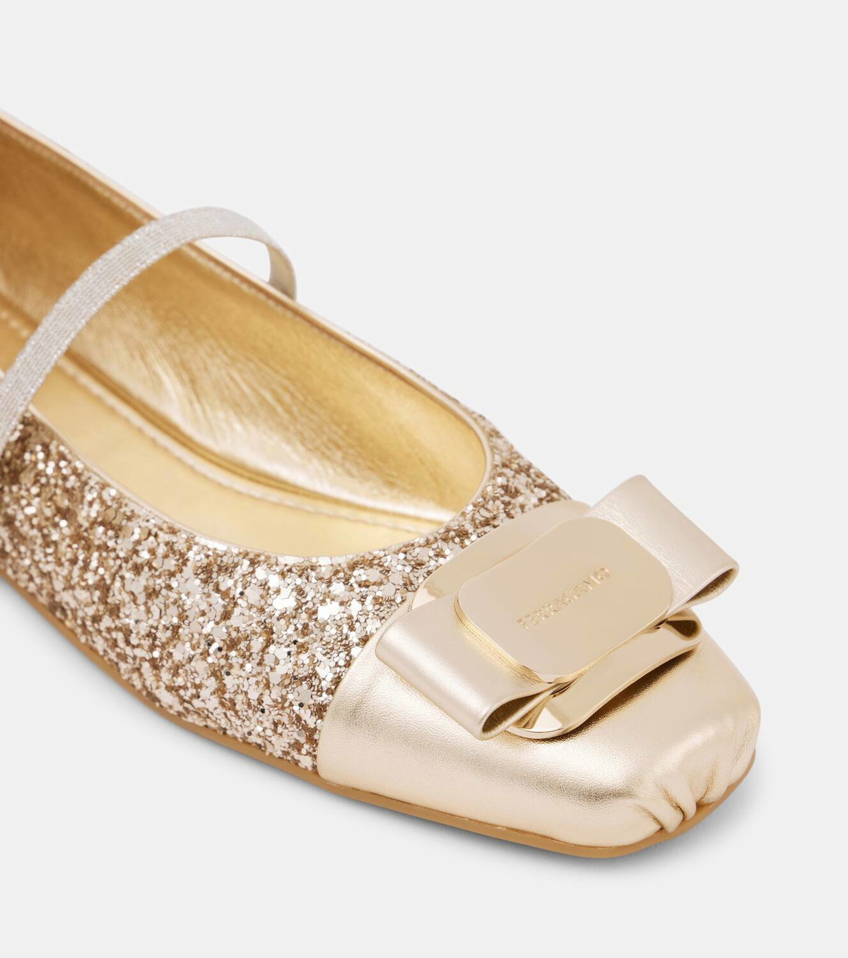 【関税&送料込】Salvatore Ferragamo Raffia Zina Ballerinas New Vara plate ballet flat - Women | Ferragamo