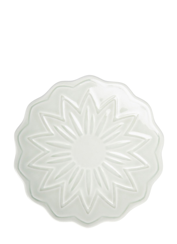 Photo: Paula Canovas del Vas Flower Plate