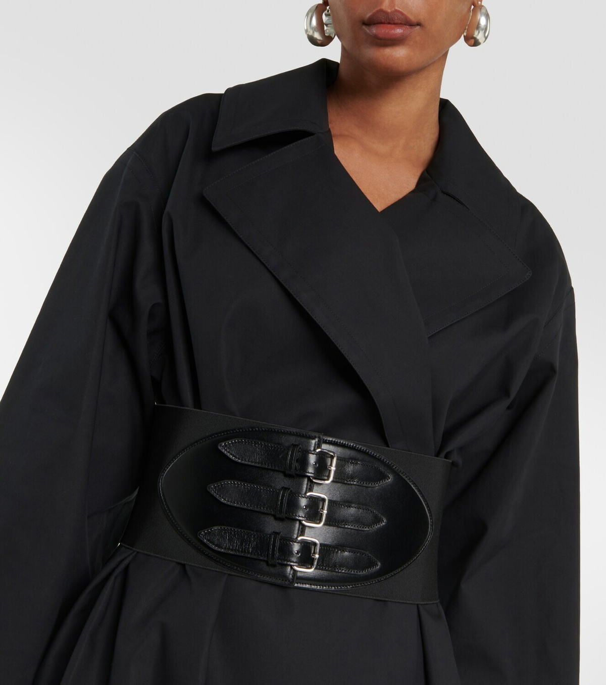 【ALAIA】Belted cotton-blend ジャケット Belted cotton-blend jacket in black - Alaia | Mytheresa