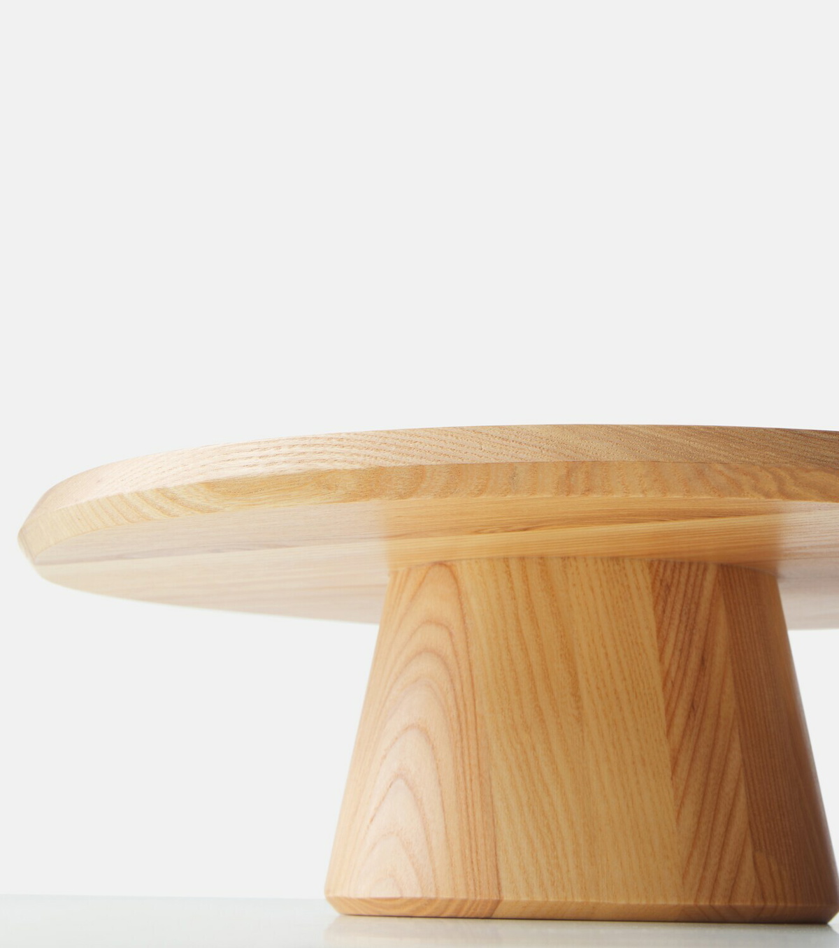 Serax 02 Dune wooden cake stand by Kelly Wearstler