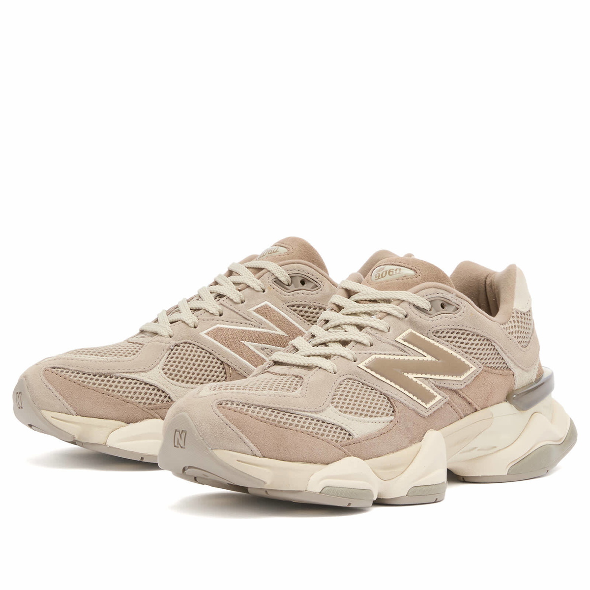 New Balance 9060 Sneaker in Mushroom