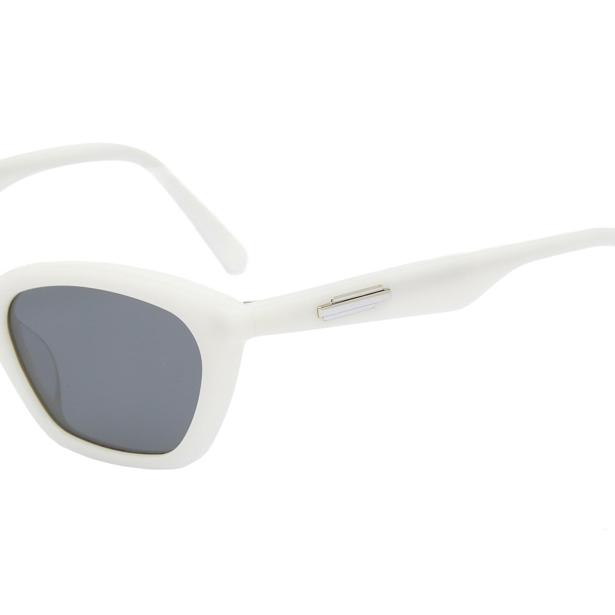 Gentle Monster Loti Sunglasses in White 