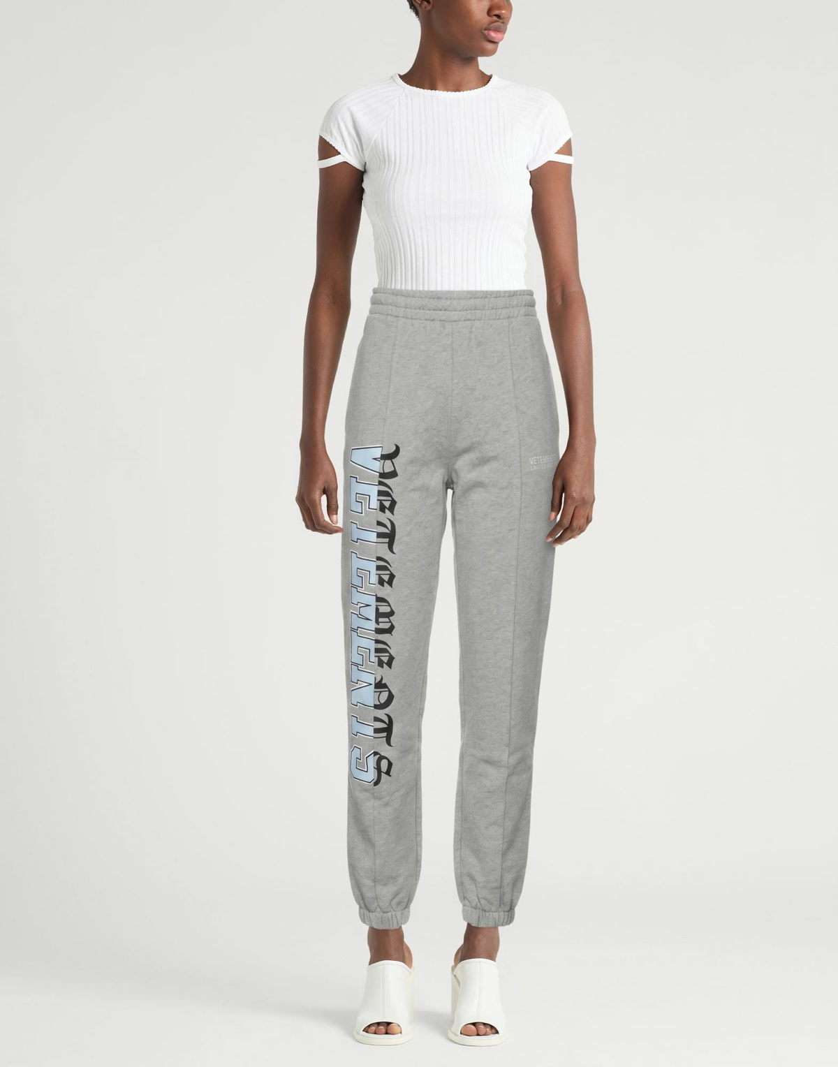 Vetements Womens Pants Light in Grey