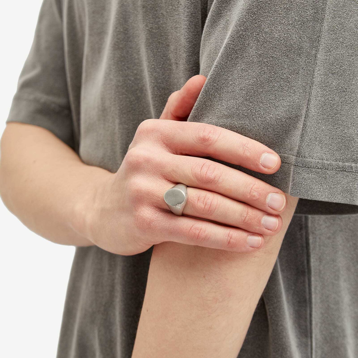 MM6 Maison Margiela Men's Signet Ring in Brushed Silver MM6