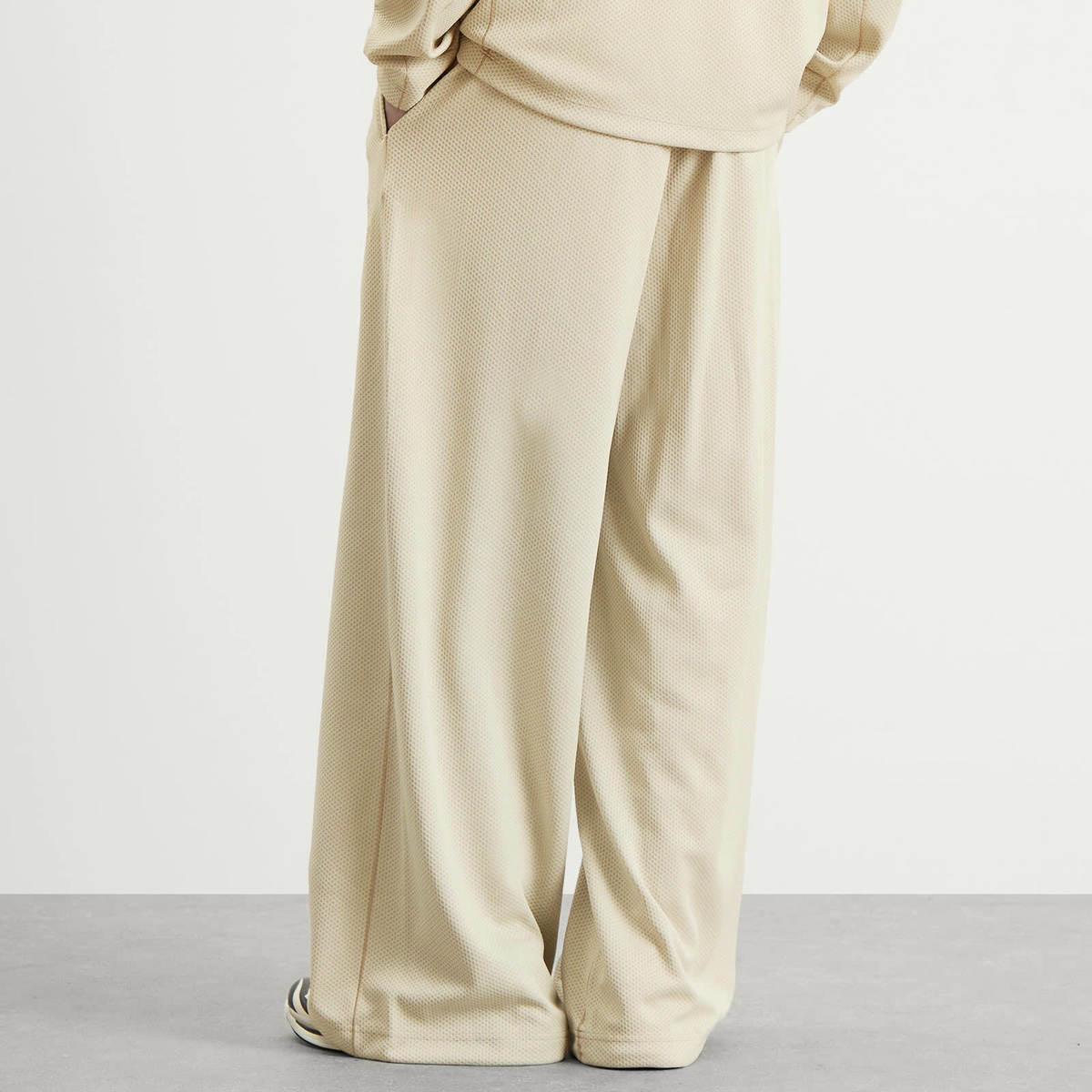 MM6 Maison Margiela Men's x Salomon Tech Jogger in Abbey Stone