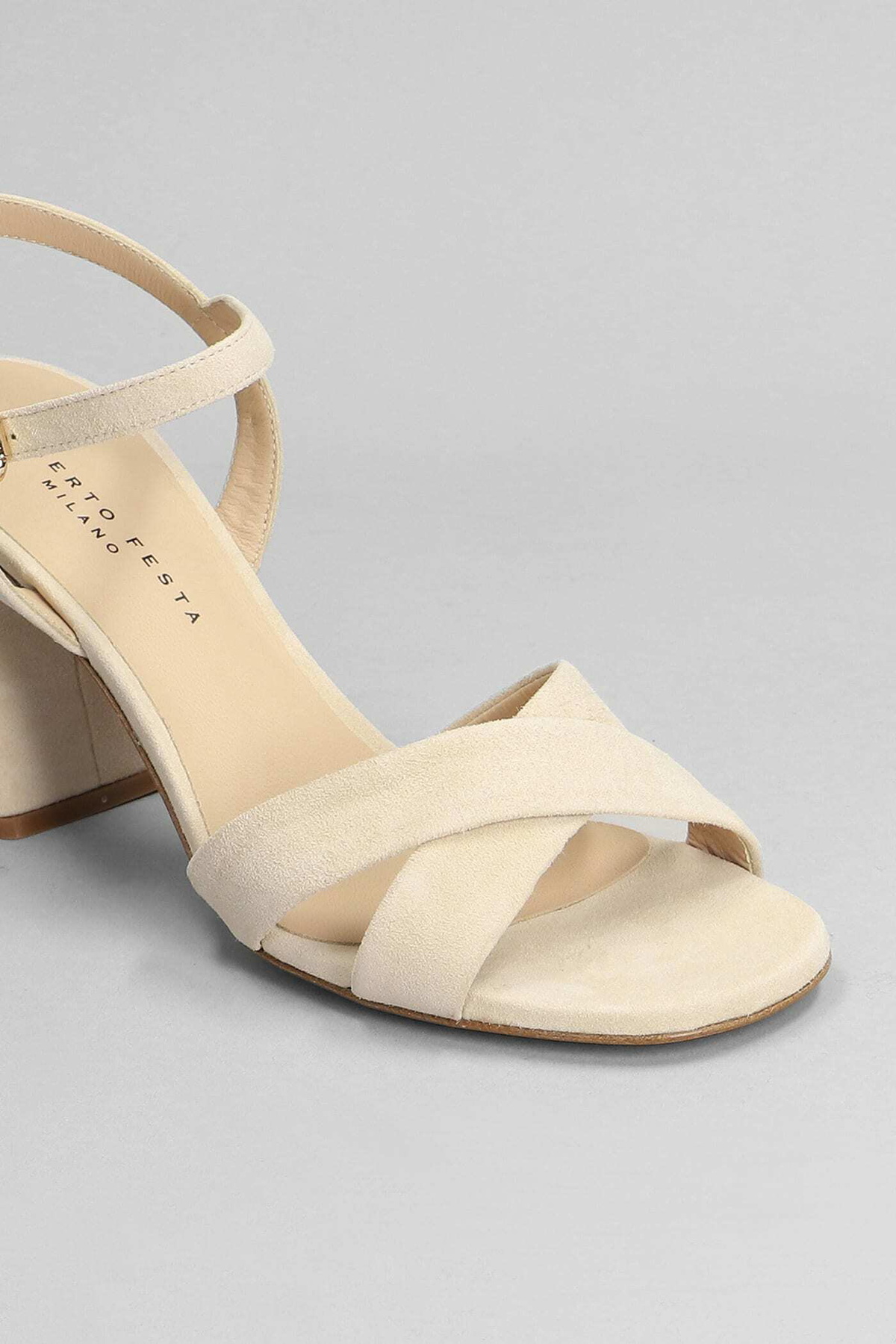 Komono Isla Sandals In Beige Suede