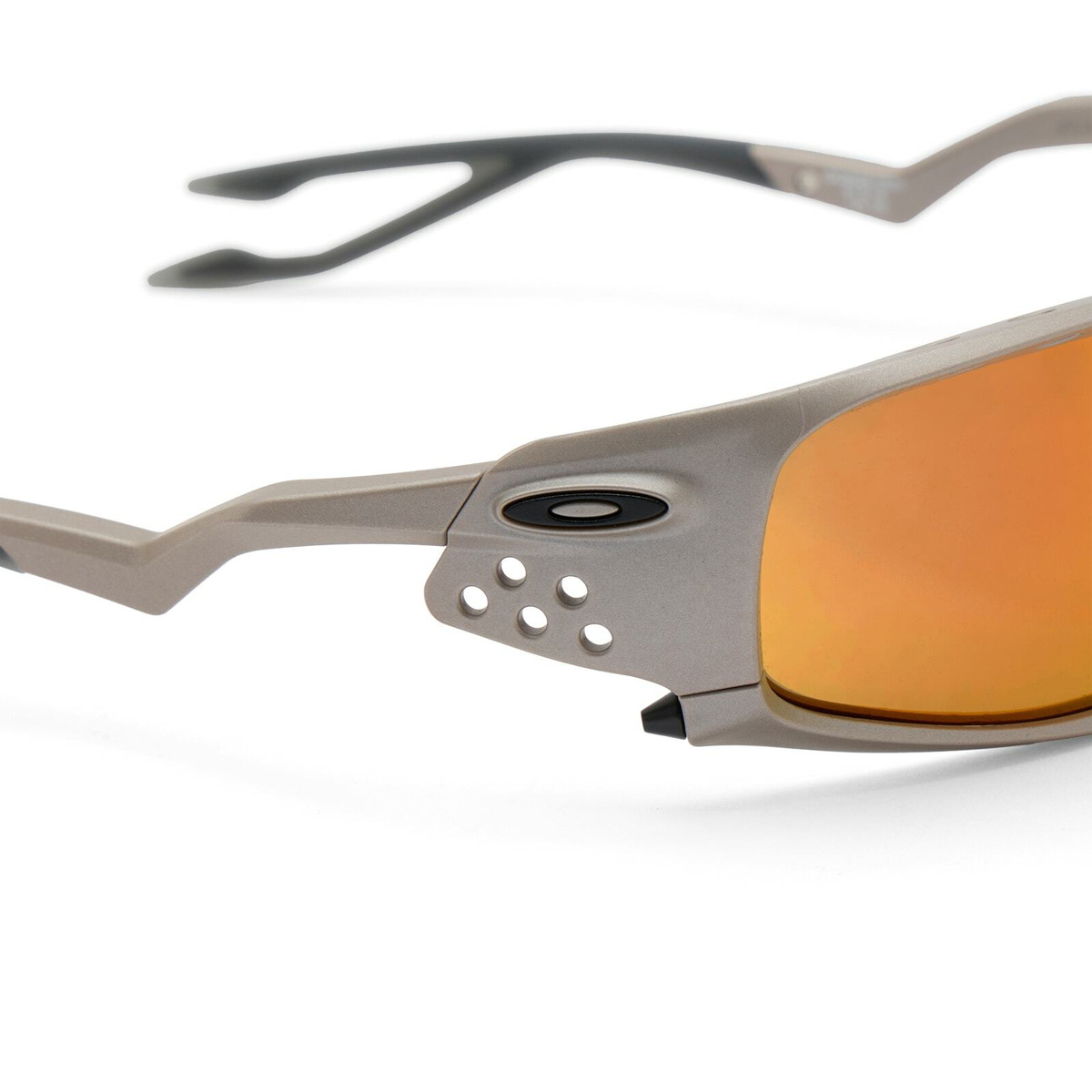 Oakley Plantaris SQ Sunglasses in Titanium/Prizm Ruby 