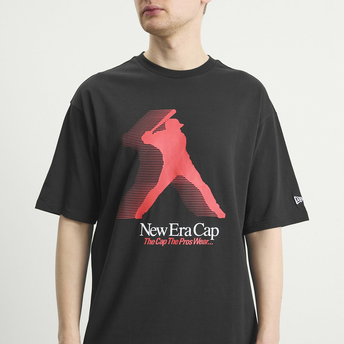 New Era Men's Player Graphic T-Shirt in Black