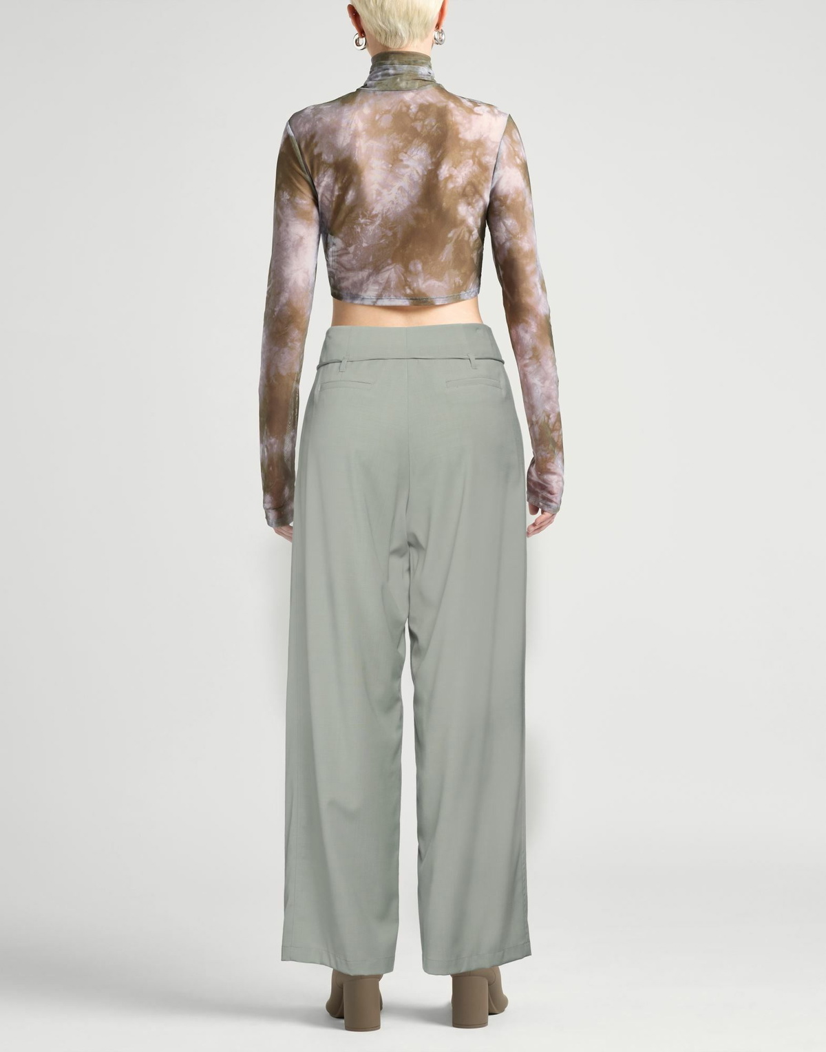 Le 17 Septembre Womens Pants in Sage green