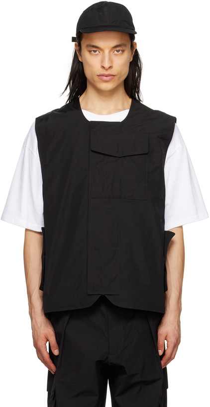 Photo: Lownn Black Utility Vest