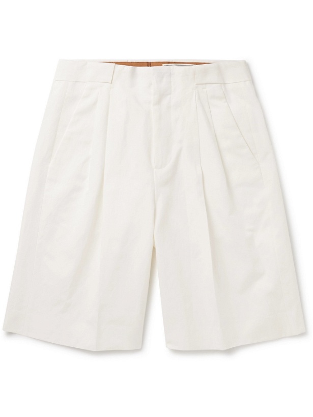 Photo: UMIT BENAN B - Roberts Pleated Cotton and Linen-Blend Shorts - White - IT 46