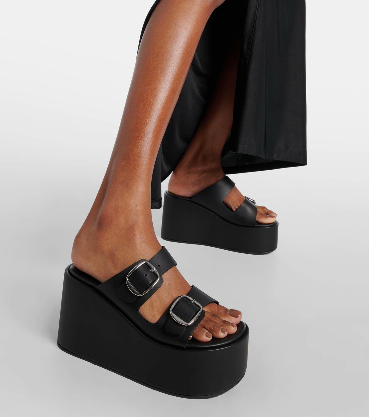【関税&送料込】Coperni Sandals Black Platform thong sandals in black - Coperni | Mytheresa