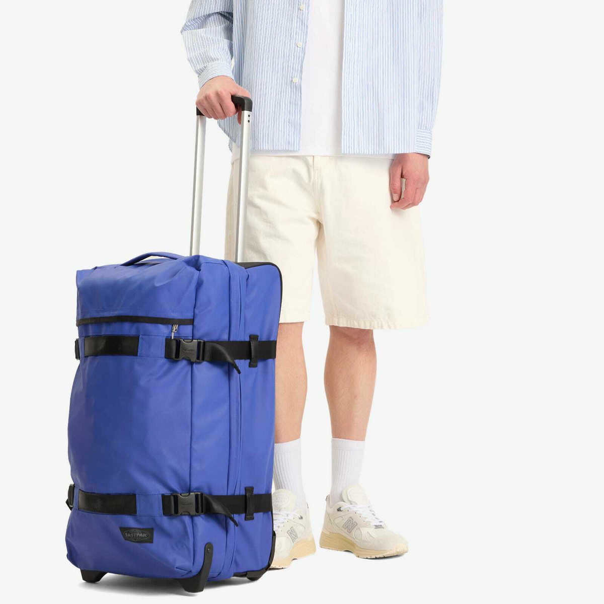 Eastpak Transit'r Medium Travel Bag With Wheels in Tarp Blue 