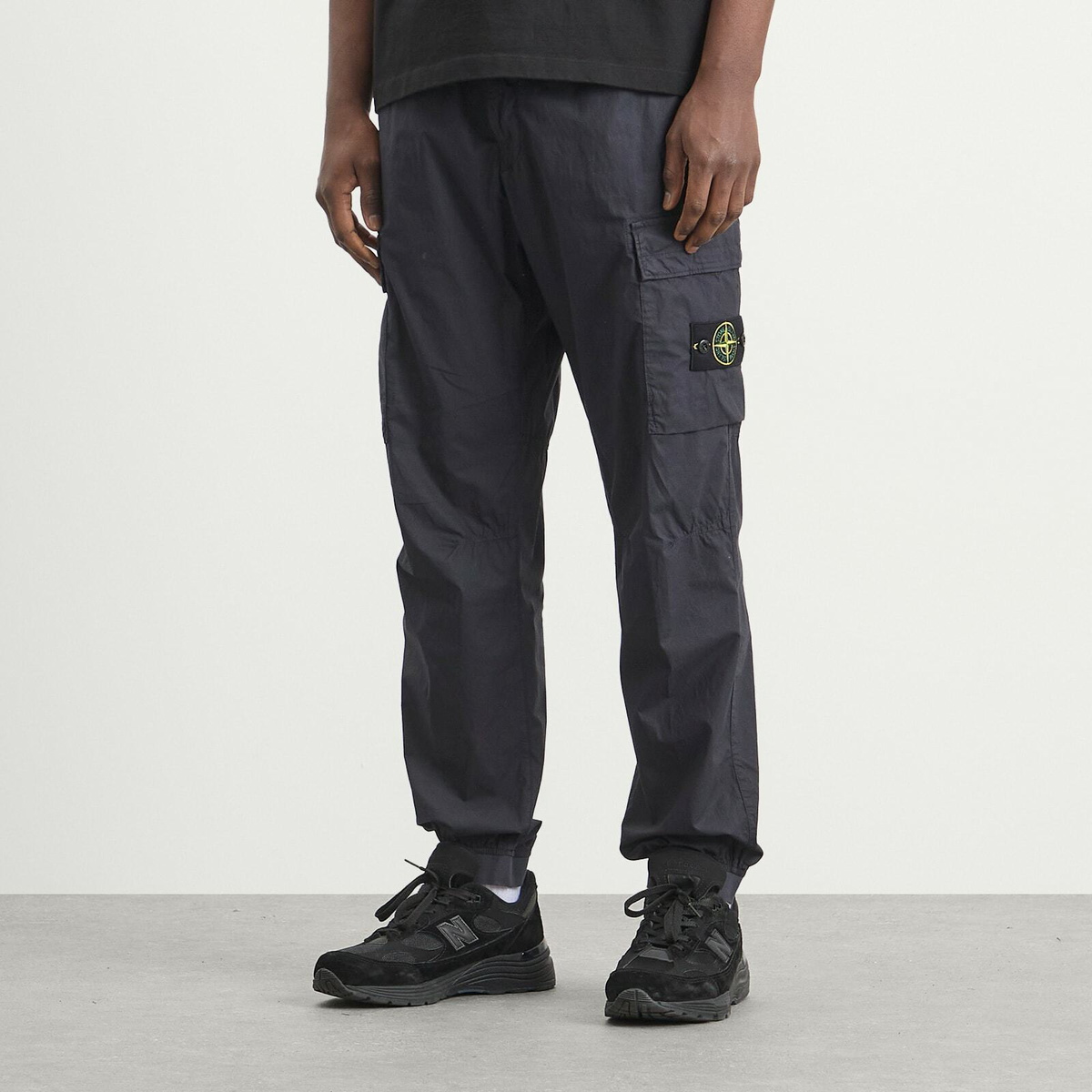 パンツ Stone  SS22 Paracadute Cargo Pants Stone Island Men's Tela Paracadute Cargo Trousers in Navy Blue
