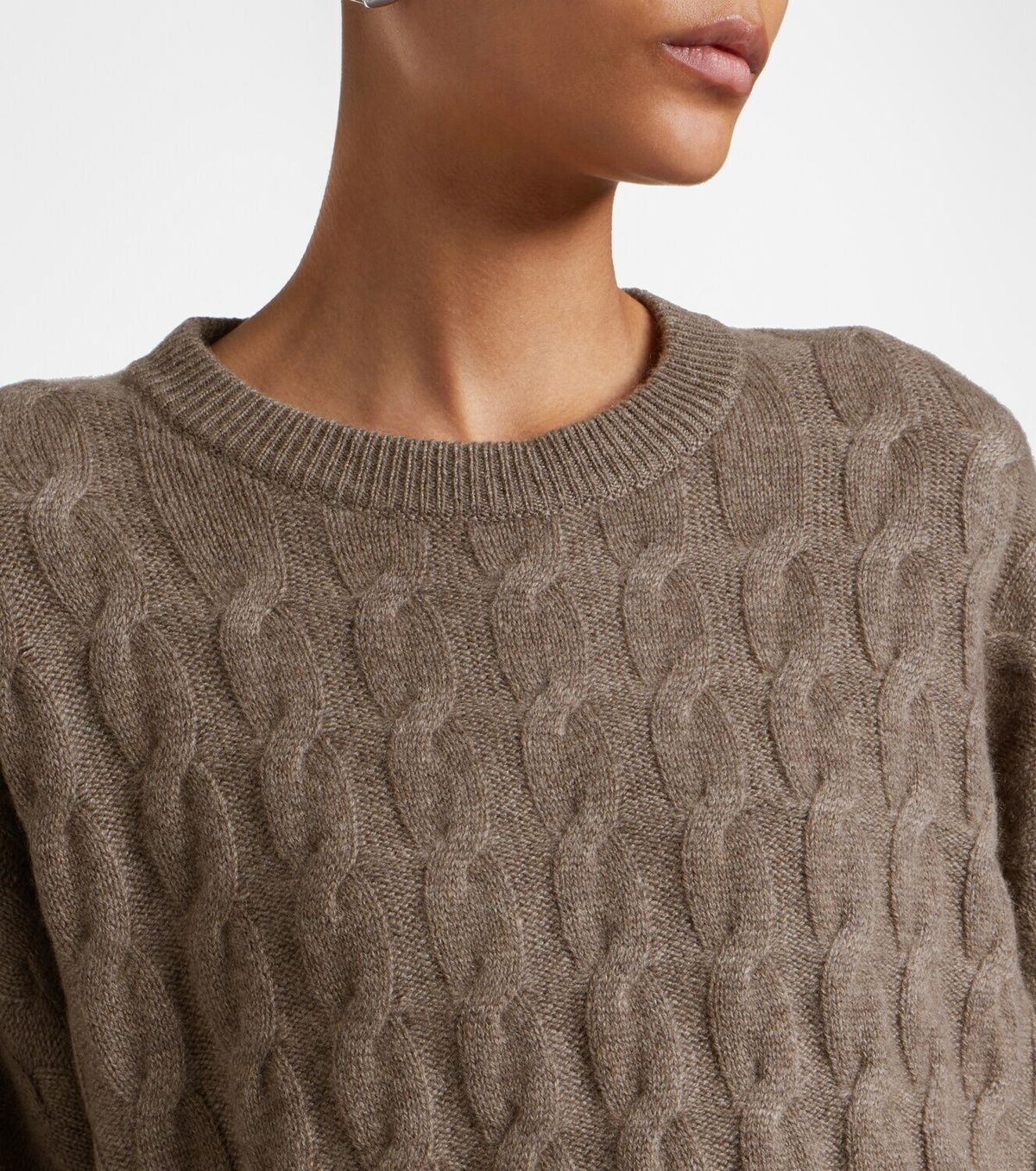 Lisa Yang Seymour cable-knit cashmere sweater