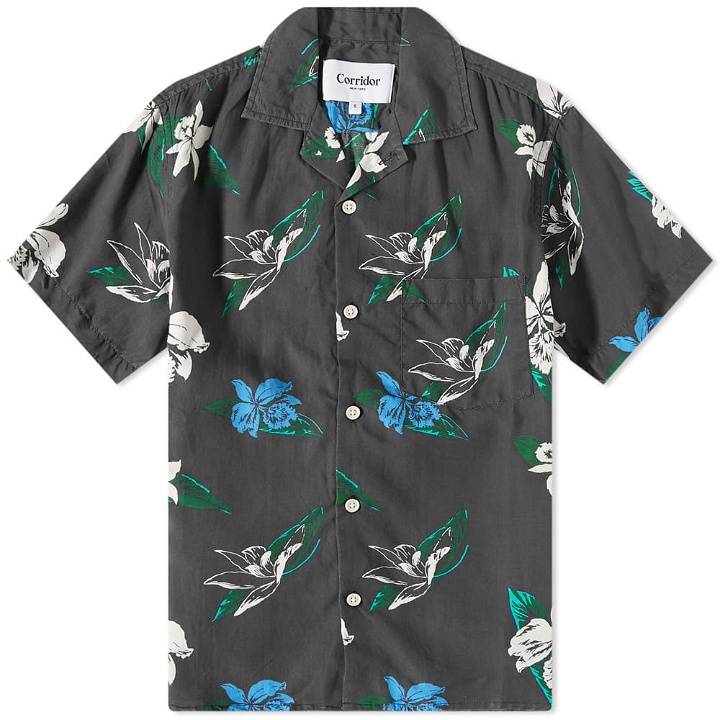 Photo: Corridor Men's Hawaiian Vacation Shirt in Day Lily