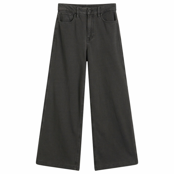 Photo: Good American Women's Jeanius Crop Good Skate Sweatpants in Black