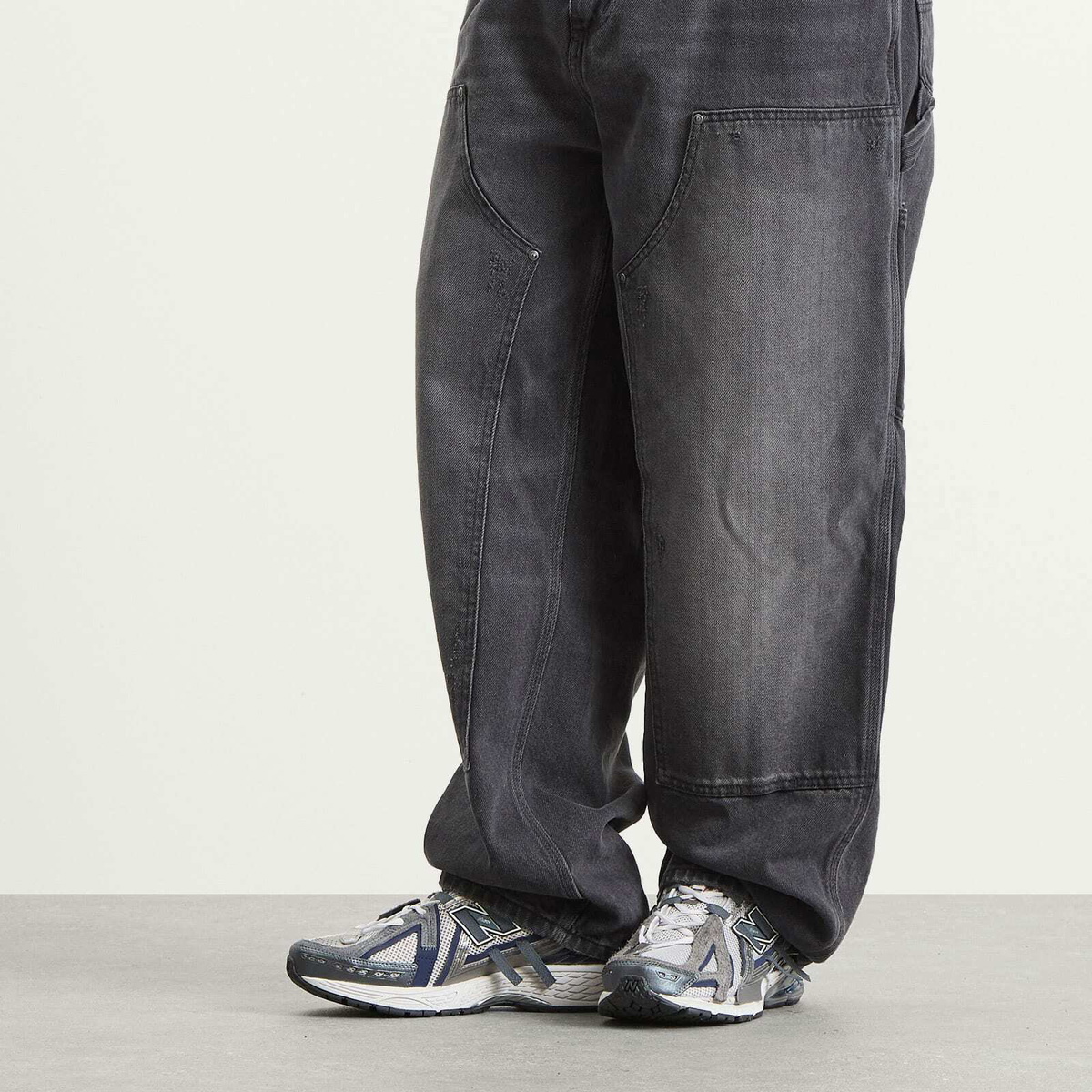 New Balance 1906 Sneaker in Graphite/Magic Blue