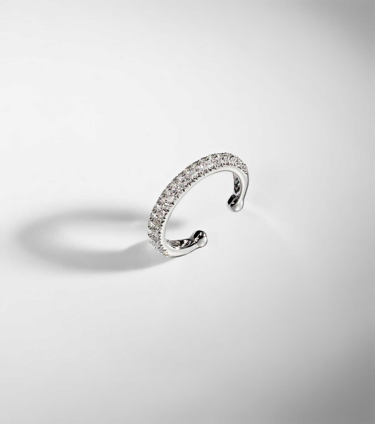 Shay Jewelry Jumbo 18kt white gold (750/1000) ear cuff with diamonds