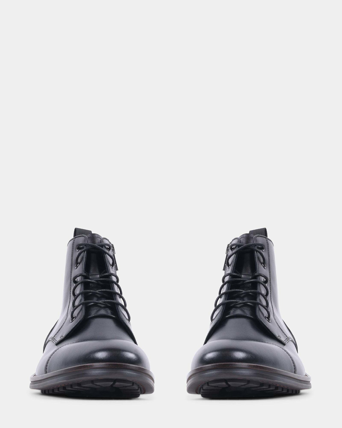 Steve Madden Decanto Boots in Black