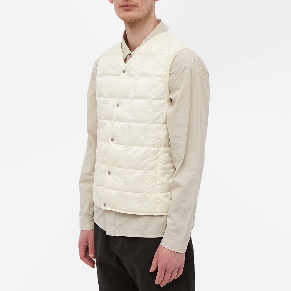 Taion Men's V-Neck Down Vest in Off White