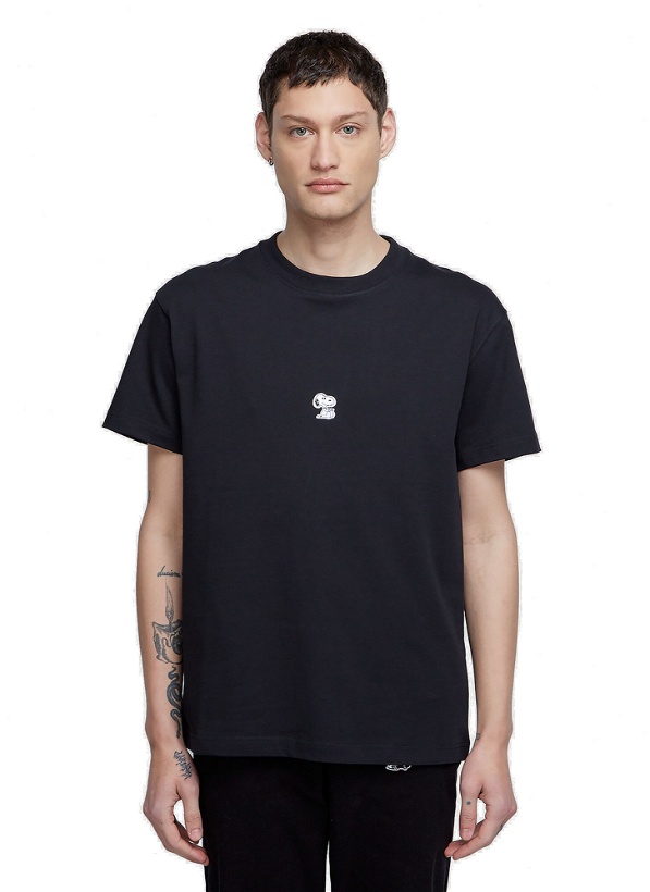 Photo: Snoopy Sitting T-Shirt in Black